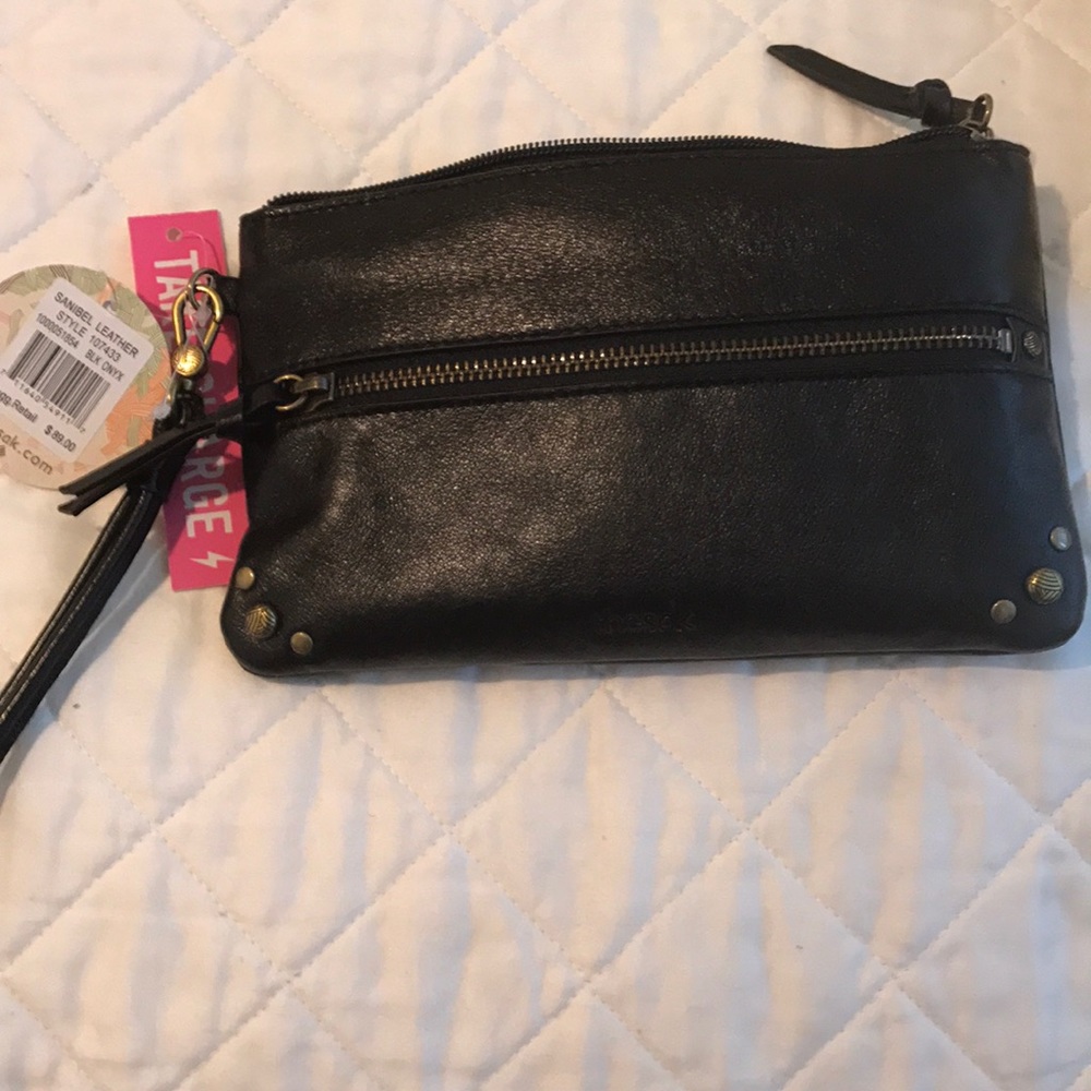 The sak wristlet with charger